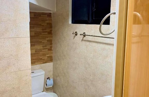 Tanauan City House | Cozy Room with Kitchen Near Tagaytay City