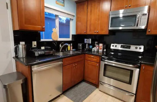 University South Condo | Exceptional Tropical Retreat Near Palo Alto and Stanford