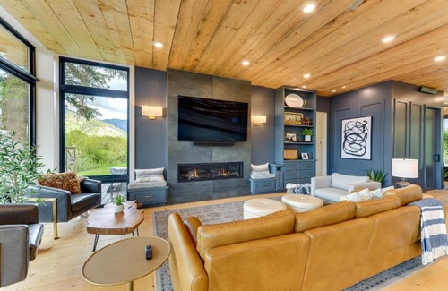 Turnerville House | Tranquil Turnerville Cabin with Hot Tub & Scenic Views