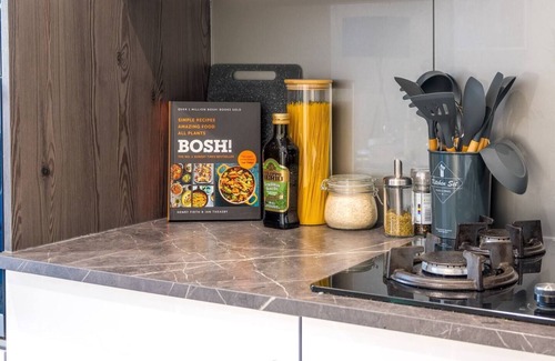 Kenton West Apartment | Modern Two Bedroom Apartment with Kitchen in Harrow