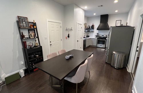 Northside House | Stylish Two Bedroom House with Ocean View & Gated Parking