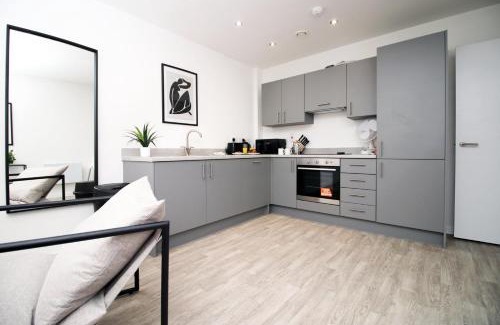 Taunton Apartment | Modern Two-Bedroom Haven with Free Parking for Families