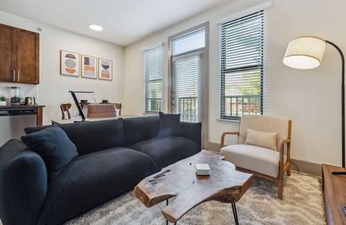 Cityplace Apartment | Pet-Friendly Uptown Retreat with Free Parking & Ocean View