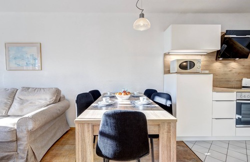 Ahlbeck House | Stylish Beachside Apartment for 6 with Family-Friendly Perks