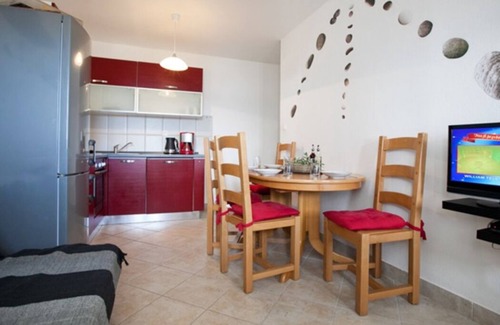 Pisak Apartment | Modern Apartment with Pool & Ocean View - Guest Rated 10/10