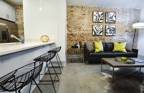 Central Business District Hotel | Modern Condo Retreat with Patio in New Orleans' CBD