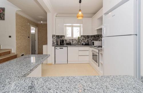 Avsallar Villa | Modern Villa 10 min to Incekum Beach in Alanya