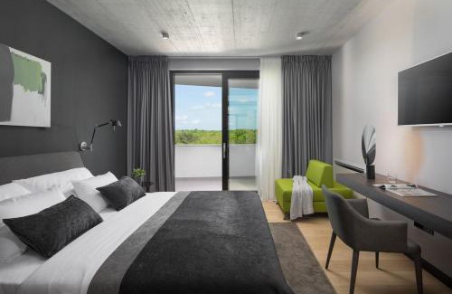 Vela Traba Villa | Elegant Modern Villa 55 with Pool, Spa & Ocean View