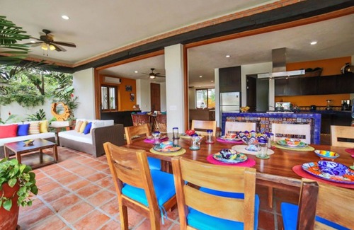 North End House | Modern Villa: Ideal Location, Pool & Spa Near Beach