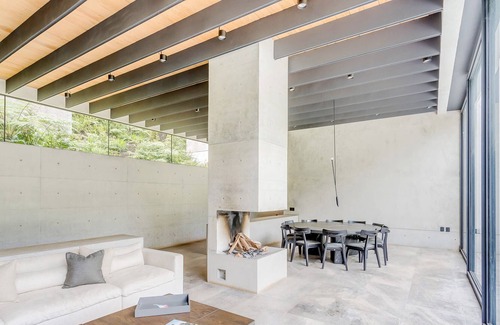 Valle de Bravo Villa | Modern Villa, Enormous Yard Private Heated Pool