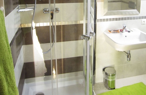 Zwardon Villa | Top-Rated Modern Villa in Zwardon with Relaxing Sauna