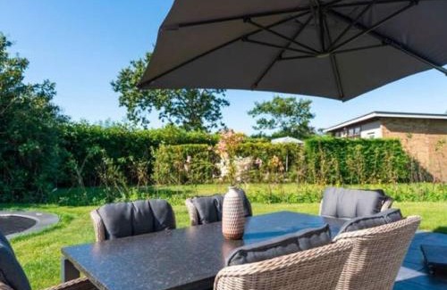 De Koog House | Inviting Holiday Home in De Koog Texel with Infrared Sauna
