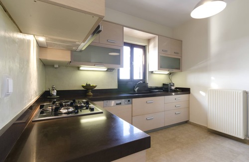 Anissaras Villa | Stylish Villa P&A: Steps from the Beach & Top-Rated Stay