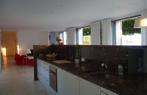 Crillon-le-Brave Villa | Stylish Villa with Pool & Panoramic Views in Provence