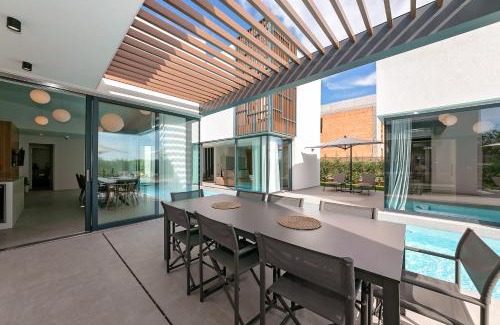 Kastelir Villa | Stylish Ruzic Villa with Pool & Hot Tub Near Porec