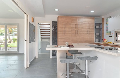 Aguadulce Ski Chalet | Modern villa with private pool 5 min from the beach
