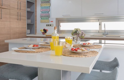 Aguadulce Ski Chalet | Modern villa with private pool 5 min from the beach