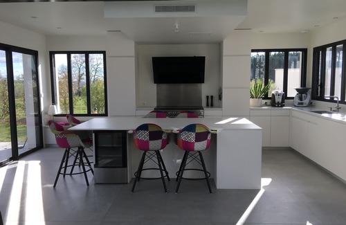 Rouffiac-Tolosan House | Modern Villa with Pool, Terrace & Exceptional Review Score