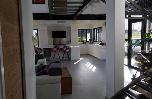Rouffiac-Tolosan House | Modern Villa with Pool, Terrace & Exceptional Review Score