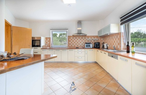 Momjan Villa | Idyllic Villa with Heated Pool Near Beach and Dining