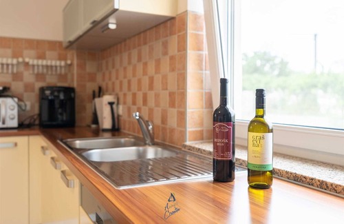 Momjan Villa | Idyllic Villa with Heated Pool Near Beach and Dining