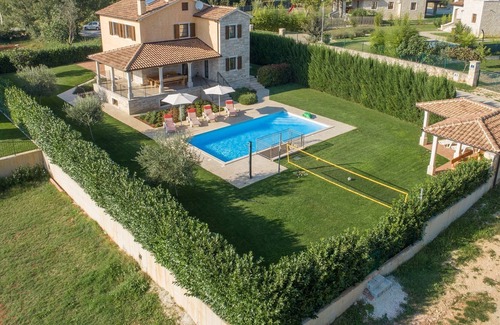 Dubravci Cabin | Modern villa with private saltwater pool and beautiful garden