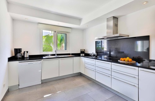 Portopetro Villa | Contemporary Villa with Private Pool and Beautiful Garden