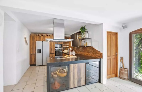 Biot Villa | Modern Villa with Sea Views Near Biot Village Awaits You