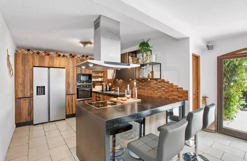 Biot Villa | Modern Villa with Sea Views Near Biot Village Awaits You