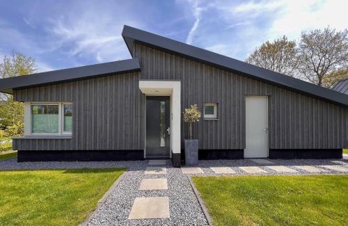 Dirkshorn House | Modern villa with terrace and garden in Dirkshorn, cleaning included