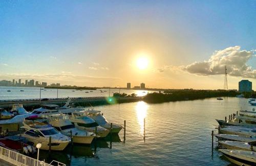 North Bay Village Apartment | Modern Waterfront Apartment Near Miami Beach with Pool