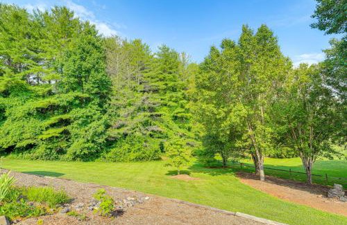 Weaverville Apartment | Stylish Weaverville Apartment Steps from Downtown Attractions