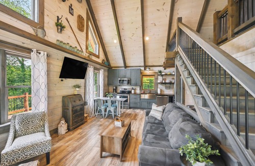 Burks Fork Cabin | Guest Rated 10/10: Modern Cabin Retreat on Working Farm