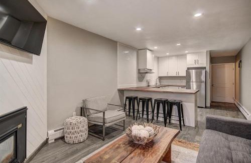 Frisco Apartment | Trendy Retreat with Private Pool & Relaxing Hot Tub