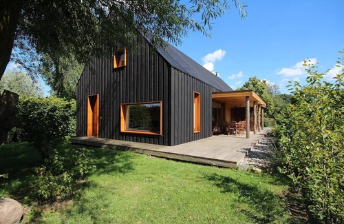 Loissin House | Cozy Wooden House with Ocean View & Pool - Rated 9.8/10