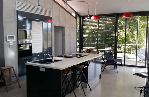 Apt House | Modern Wooden House with Private Pool in Luberon's Heart