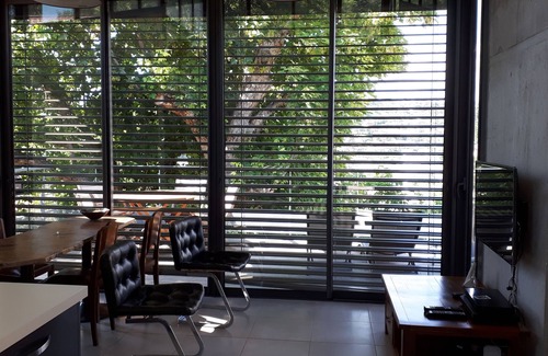 Apt House | Modern Wooden House with Private Pool in Luberon's Heart
