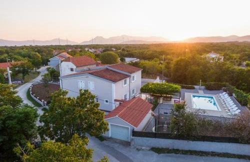 Sestanovac Villa | Modern XXL Villa with Pool and Ocean View - Rated 9.9