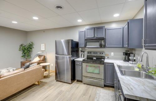 Yankton Apartment | Inviting Yankton Apartment Steps from Riverside Park!