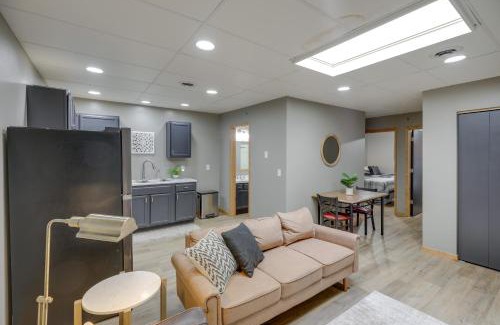 Yankton Apartment | Inviting Yankton Apartment Steps from Riverside Park!