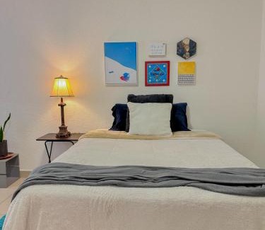 Juticalpa House | Modern Room for Budget Travelers Seeking Comfort