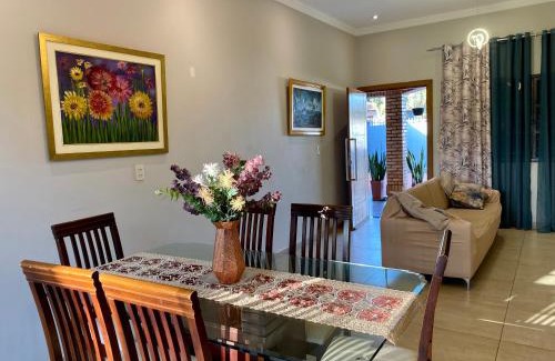 Ciudad Del Este Villa | Charming Independent House with Garden and Parking