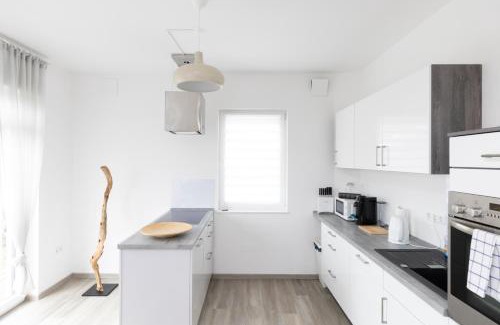 Surheide Apartment | Modern 2-Bedroom Apartment with Rooftop Terrace & Accessibility