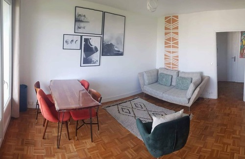 Clichy Apartment | Modern 3-Room Escape with River Seine Views & Breakfast