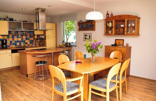 Ueckeritz Apartment | Ocean View 3-Room Apartment "to'n Appelboom" with Pool