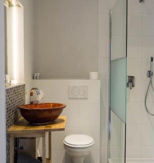 Kinheim Apartment | Modern 70 sqm Apartment with Rooftop Terrace & Hot Tub