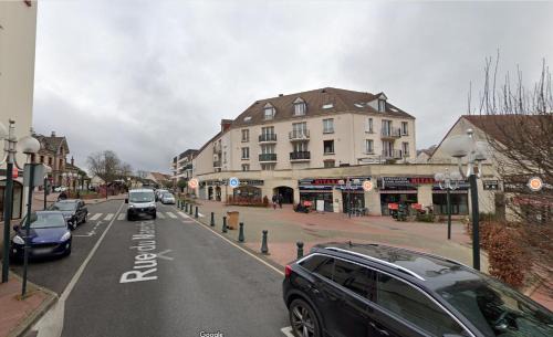 Saint-Gratien Apartment | Modern JO Apartment with Parking - Pet & Child Friendly