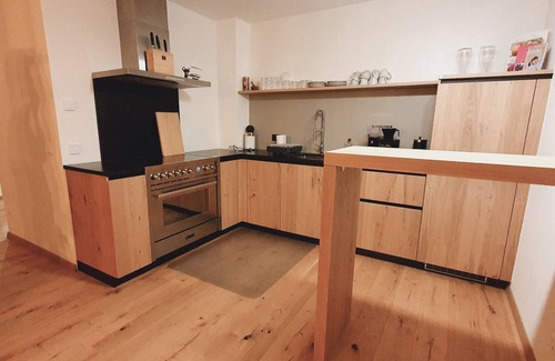 Unterschonau Apartment | Modern 2-Bedroom Apartment with Ocean View & Spa Amenities