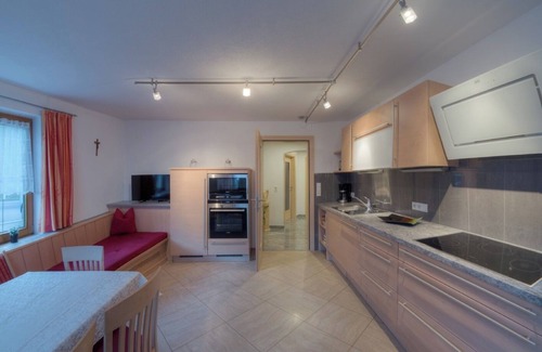 Schwendau Apartment | Modern Apartment with Terrace & Ocean View Near Ski Access