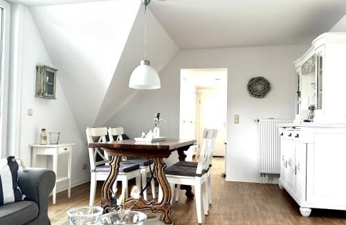 Neue Tiefe Apartment | Coastal Retreat: Unwind at Urlaubsträume am Meer